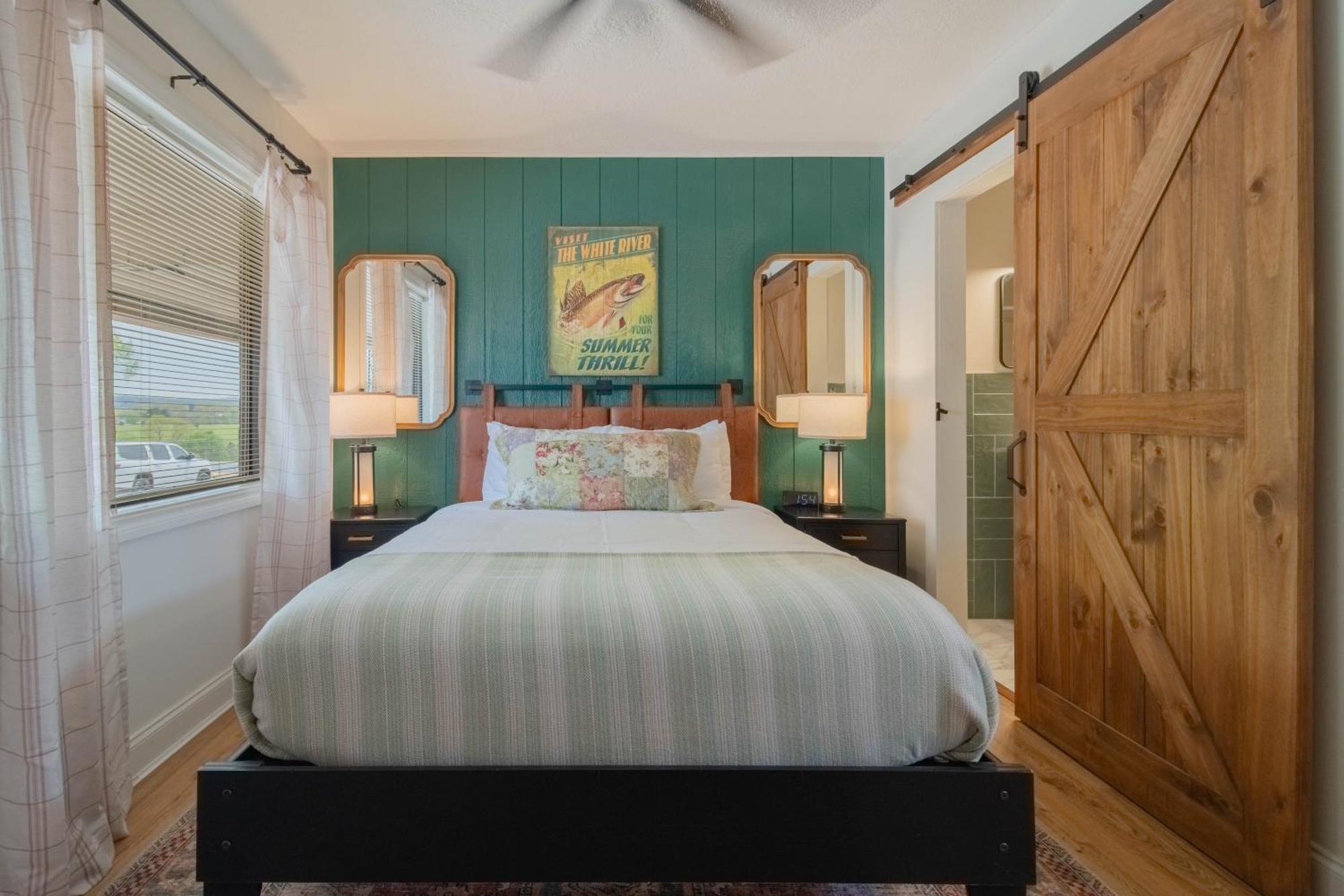Carlton Marion Inn Yellville Room photo