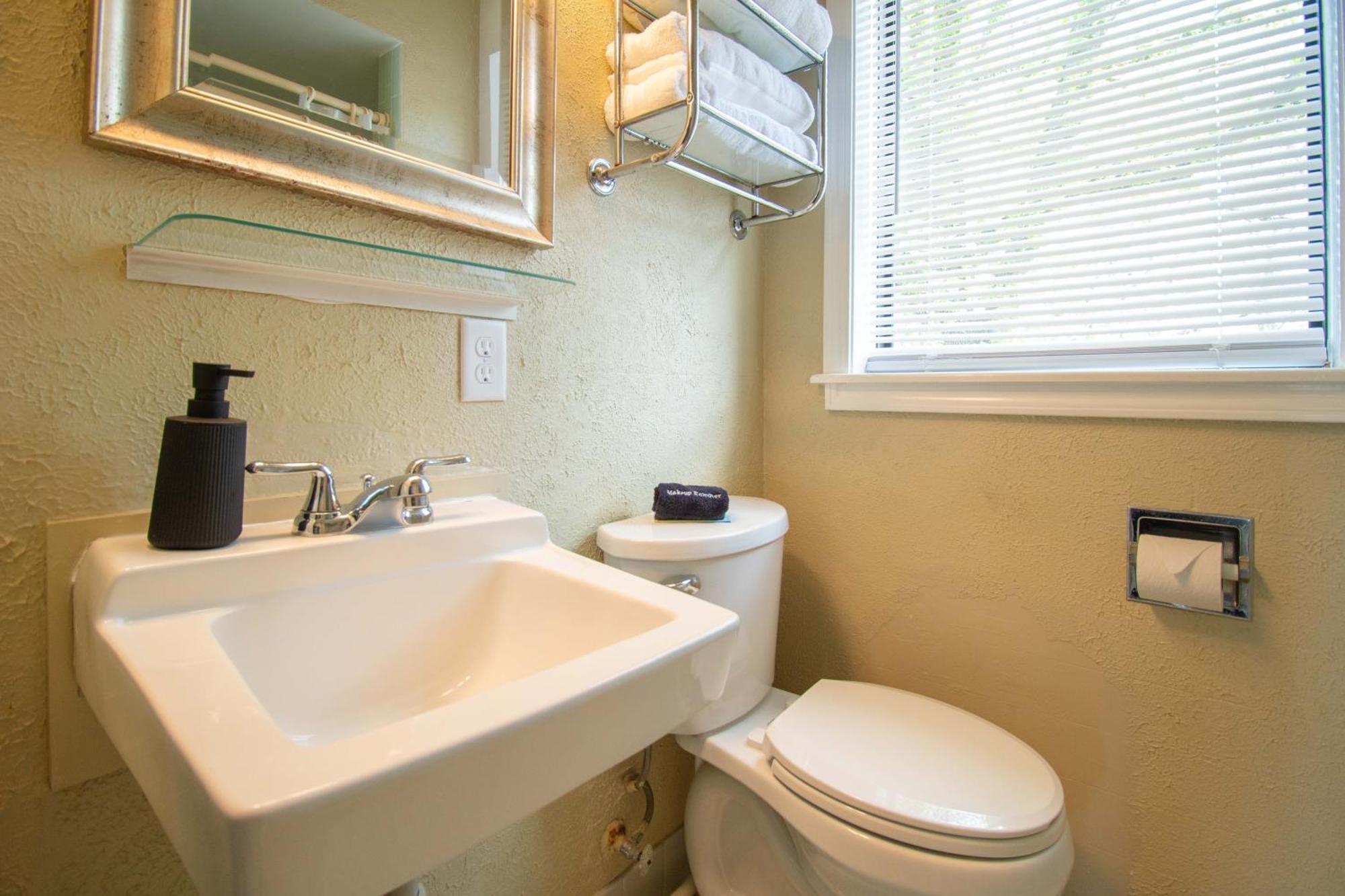 Carlton Marion Inn Yellville Room photo