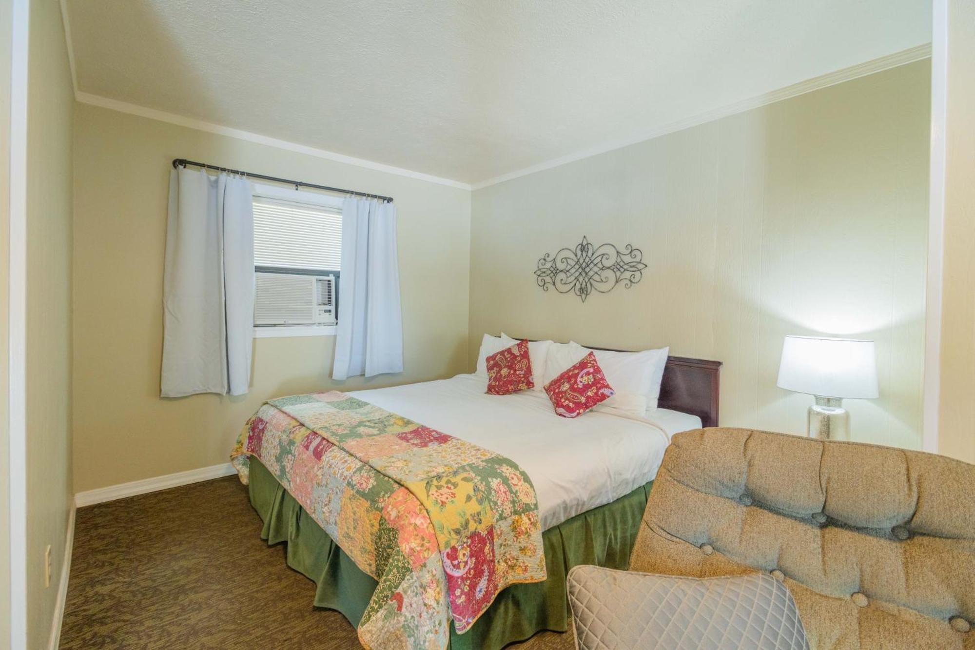Carlton Marion Inn Yellville Room photo