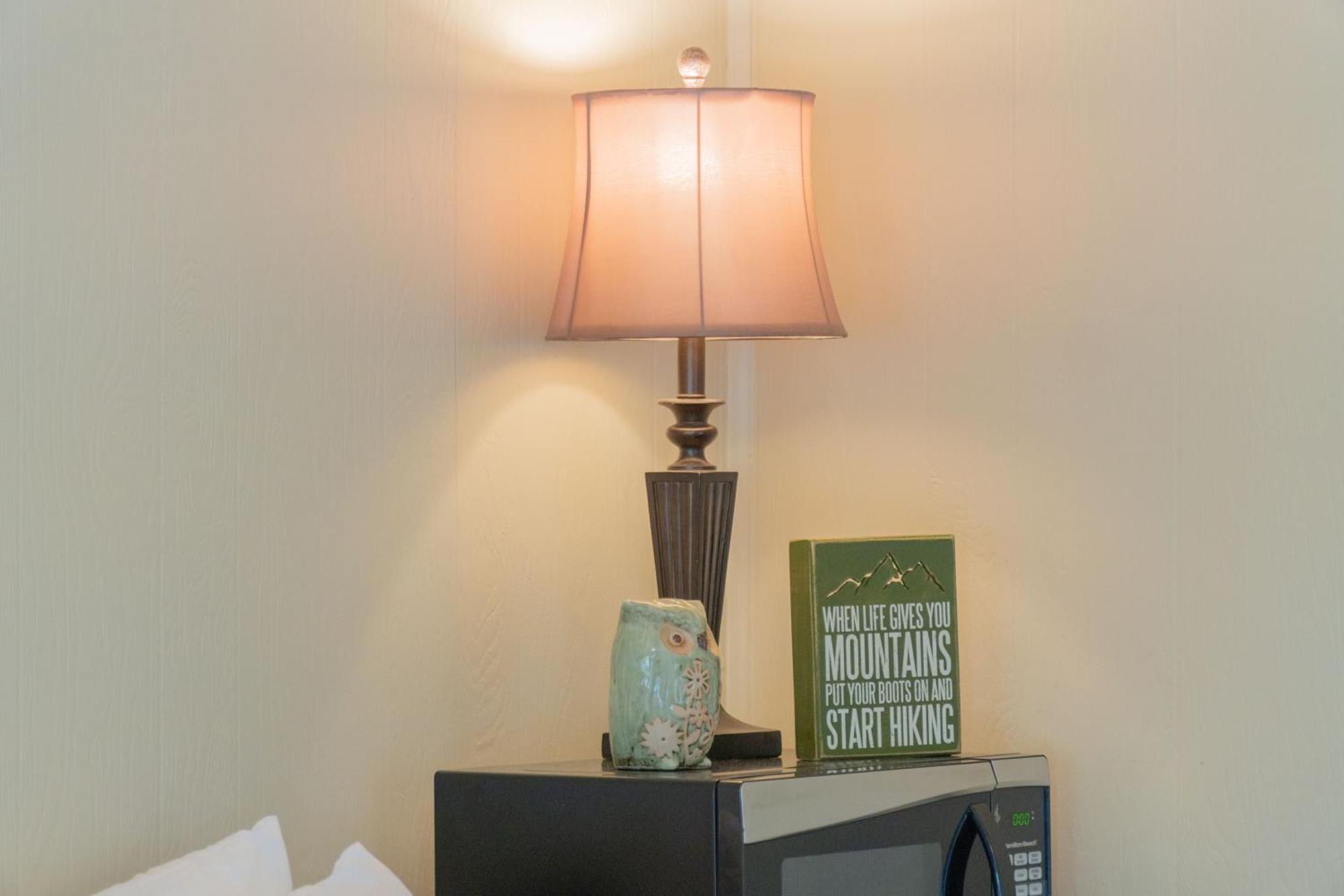 Carlton Marion Inn Yellville Room photo